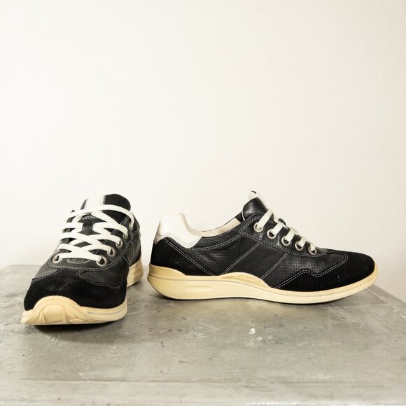 Ecco Leather Suede Tennis Shoe Running Sneaker Comfort 39 8.5 - Picture 3 of 6